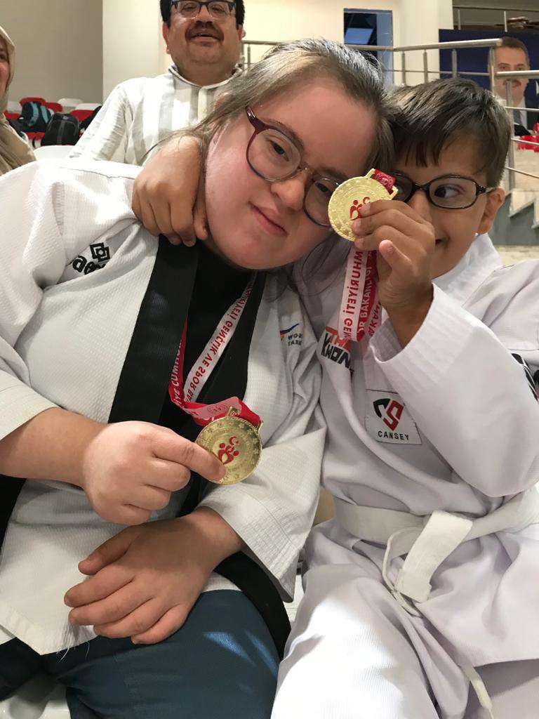 92a35e81 d724 40c8 bdcb 9e01005803d3 -