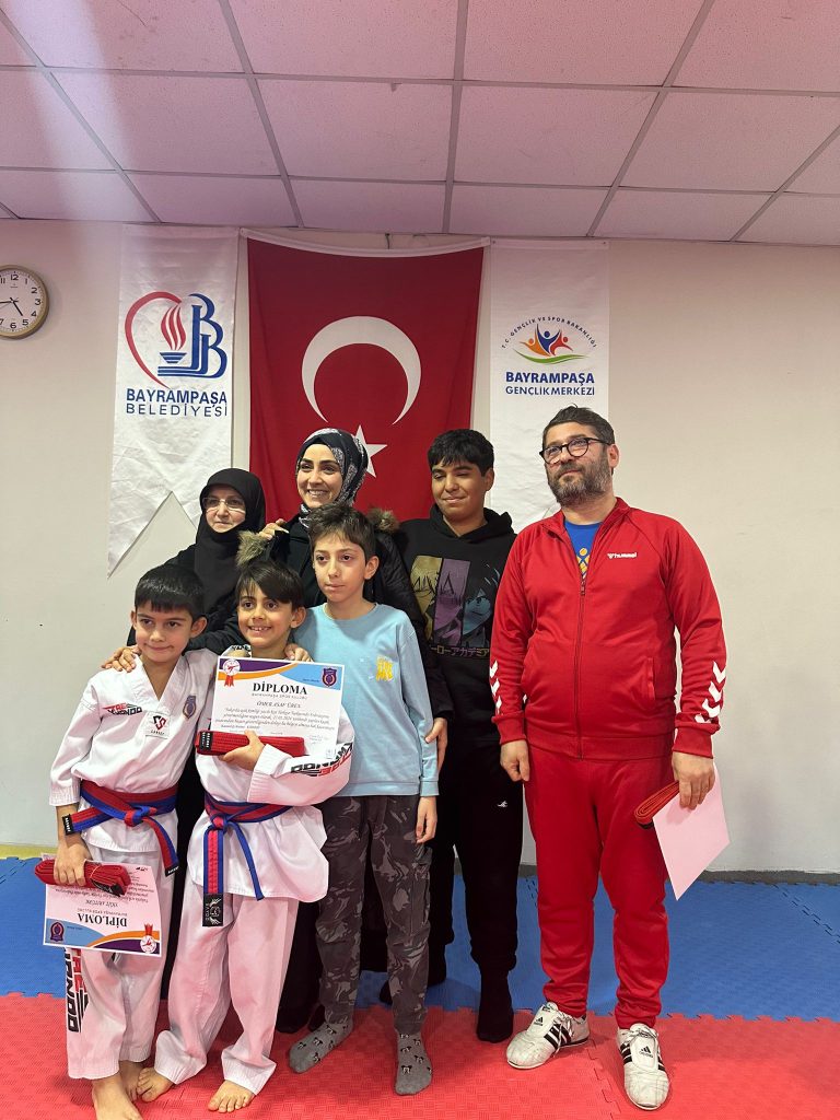 Taekwondo Kuşak Terfi sınavı yapıldı 3 WhatsApp Image 2024 01 27 at 21.38.28 2 -