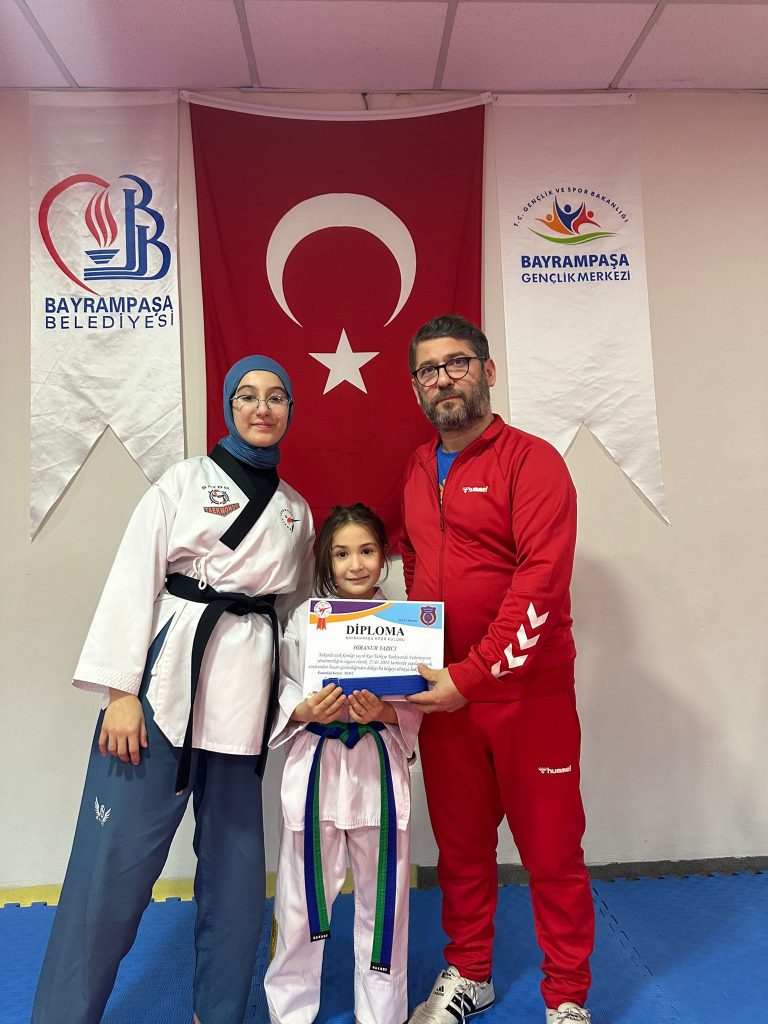 Taekwondo Kuşak Terfi sınavı yapıldı 8 WhatsApp Image 2024 01 27 at 21.38.30 1 -
