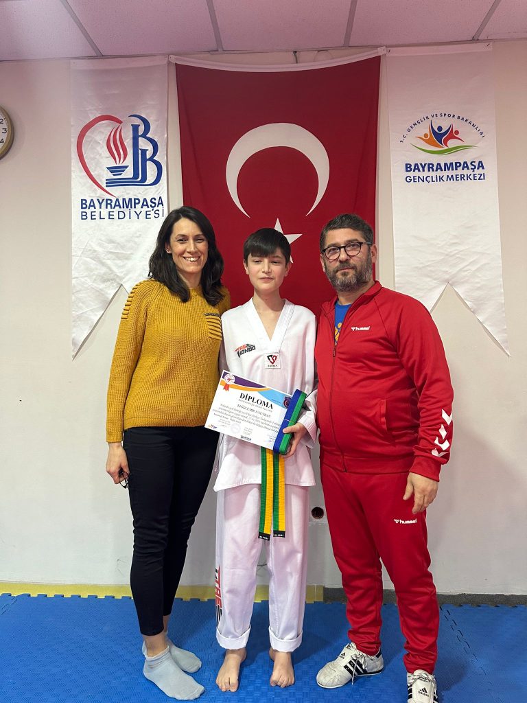Taekwondo Kuşak Terfi sınavı yapıldı 6 WhatsApp Image 2024 01 27 at 21.38.31 1 -