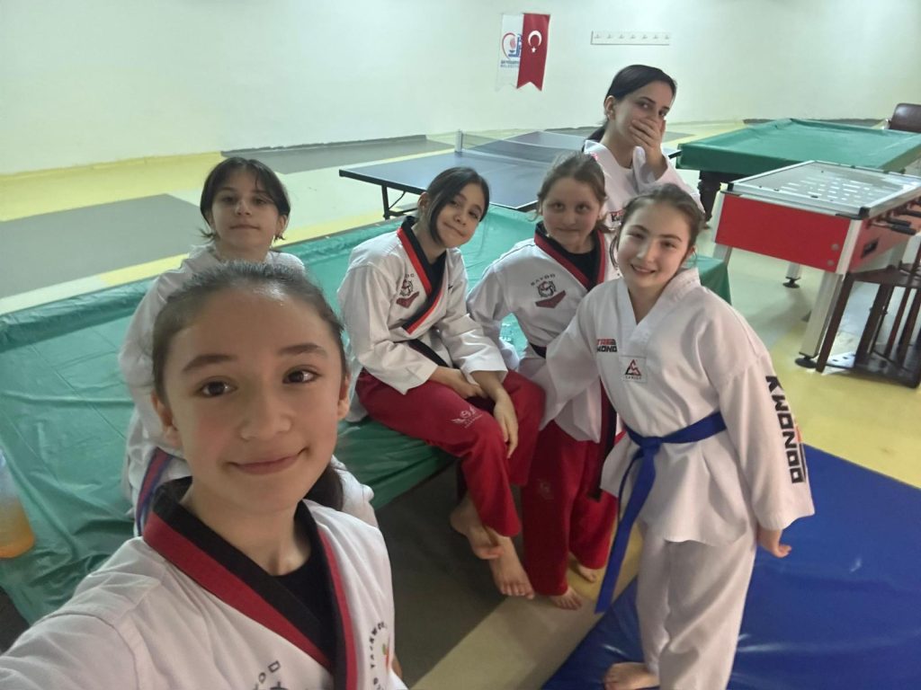 Bayrampaşa Spor Kulübü 2025 Birinci Dönem Kuşak Terfi Sınavı Gerçekleştirildi 13 WhatsApp Image 2025 01 27 at 14.28.43 2 -