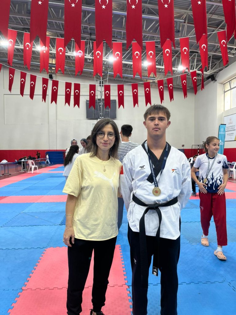 Milli Gururumuz Cemal Öztürk’ten Altın Madalya! 2 WhatsApp Image 2025 09 15 at 12.52.56 -