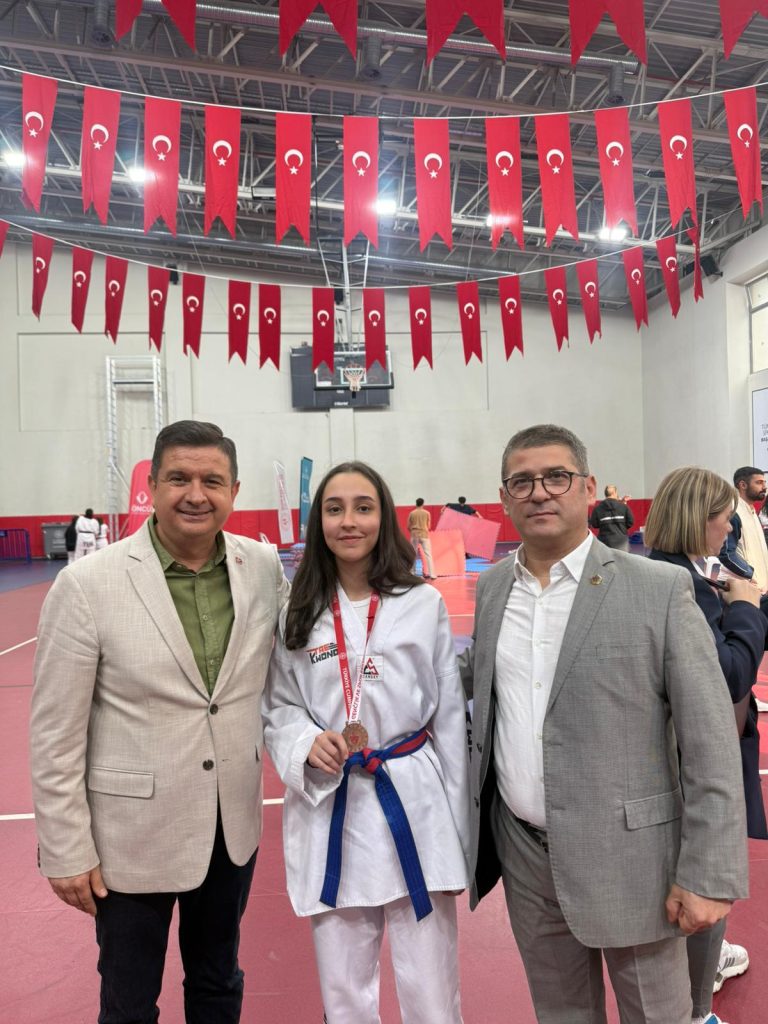 İlçemize Bir Madalya Daha 2 WhatsApp Image 2025 11 03 at 13.33.11 1 -