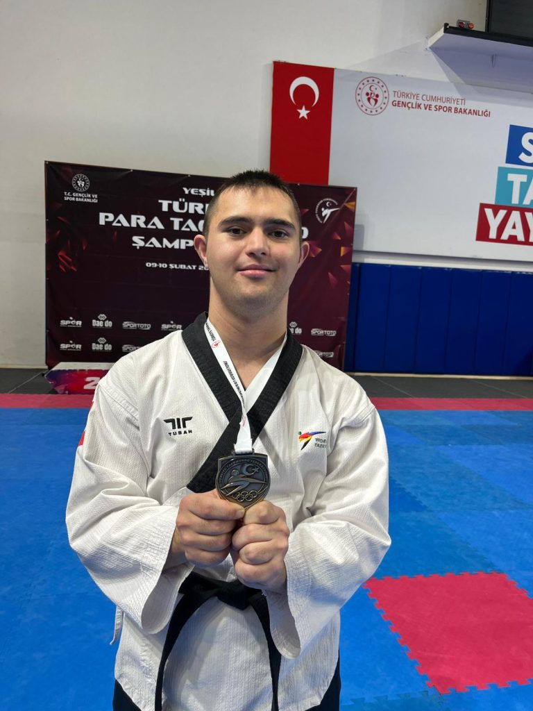 Bayrampaşa Spor Kulübü Sporcumuz Cemal Öztürk Türkiye Şampiyonu Oldu 3 WhatsApp Image 2026 02 14 at 12.30.56 2 -